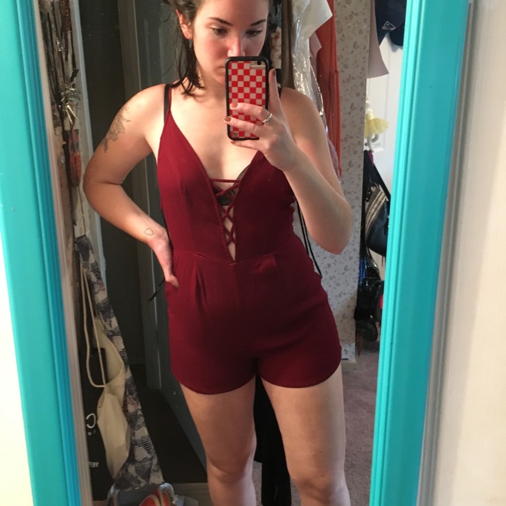 ✨NEW LISTING✨ Lace Up Romper